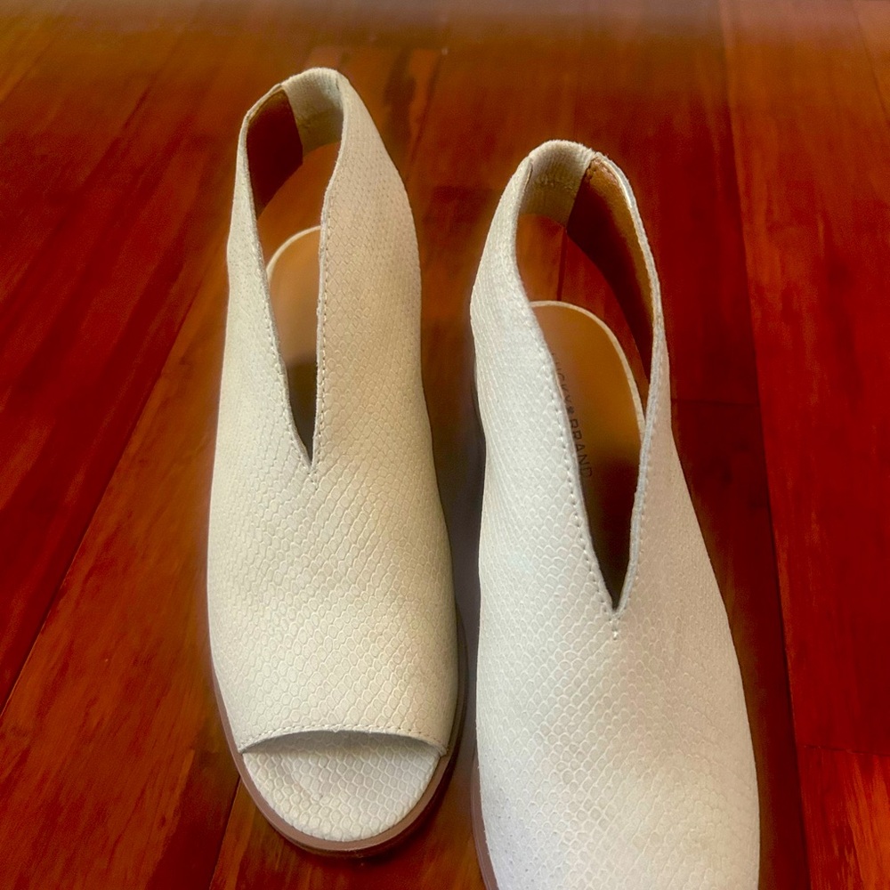 Lucky Brand ivory suede, sling back open toe heels. Excellent condition!